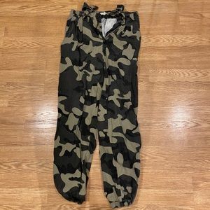CAMO JOGGERS